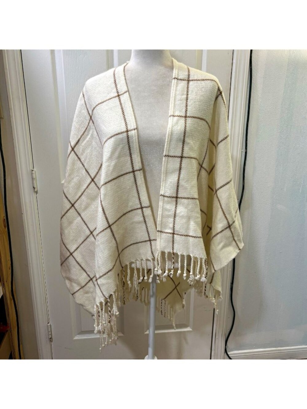 Abercrombie & Fitch Women's Plaid Shawl Wrap Ivory Brown Knit Fringe heritage OS